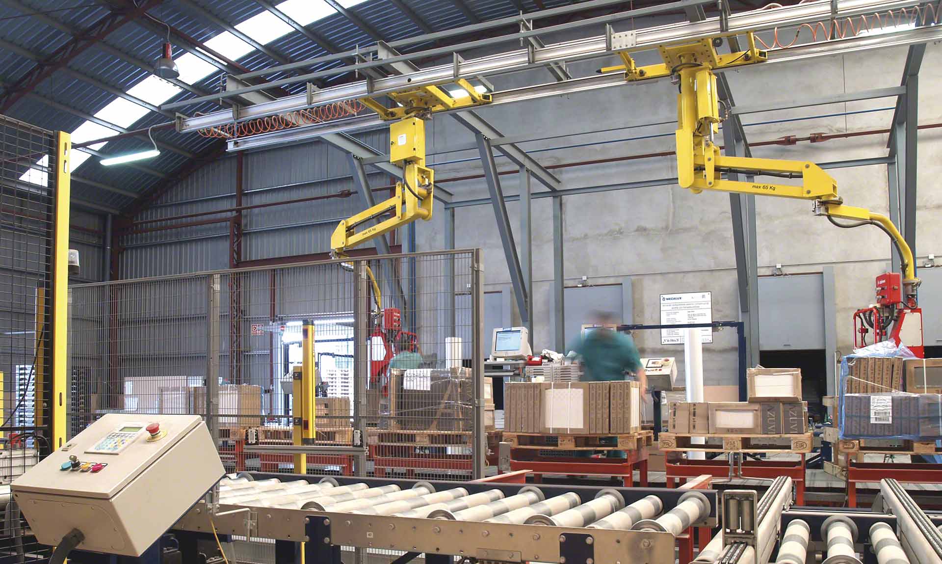 Cobots : des robots collaboratifs au service de l’entrepôt Cobots : des robots collaboratifs au service de l’entrepôt