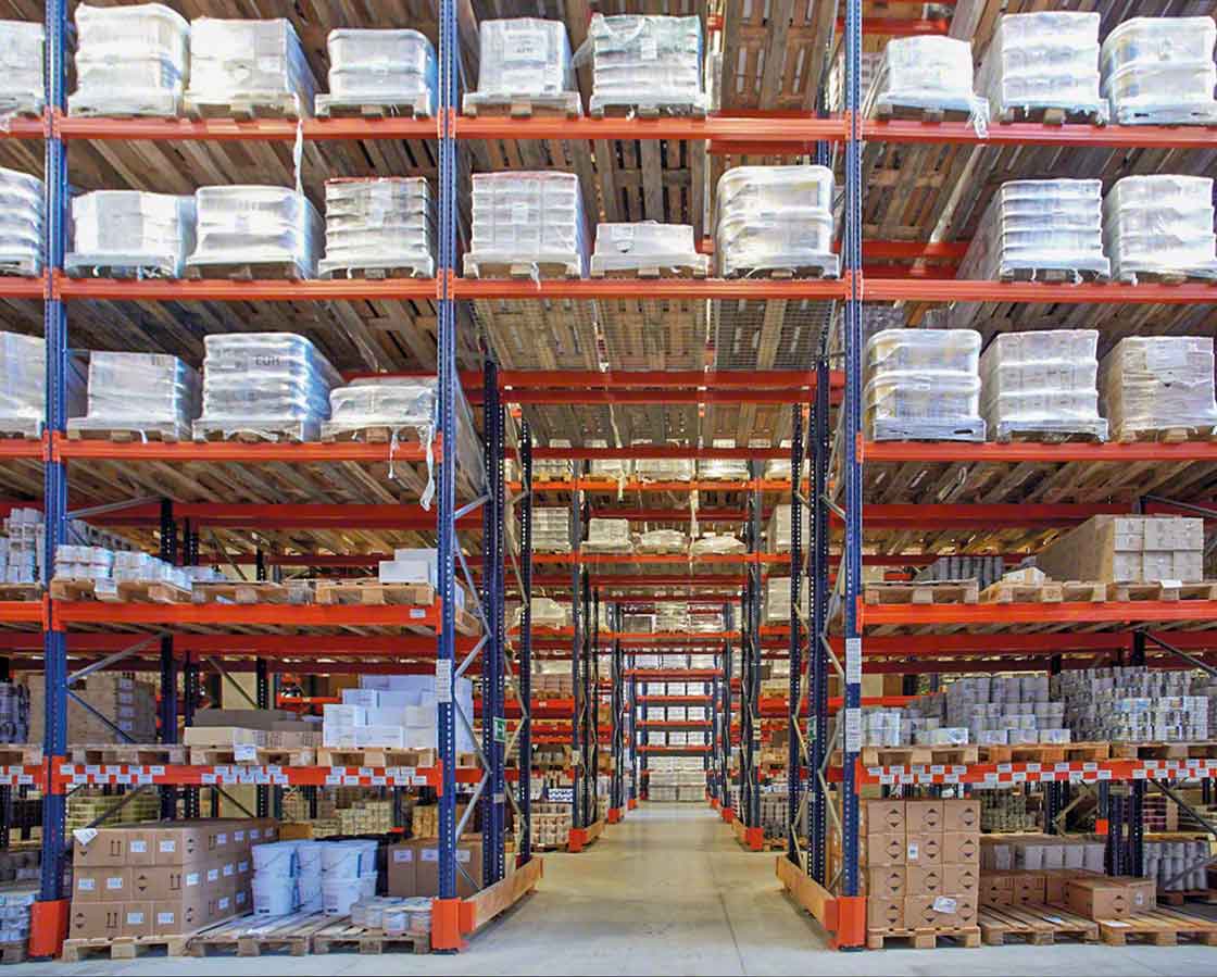 L’aménagement de couloirs d’urgence dans les entrepôts de produits chimiques renforce la sécurité des opérateurs. L’aménagement de couloirs d’urgence dans les entrepôts de produits chimiques renforce la sécurité des opérateurs.