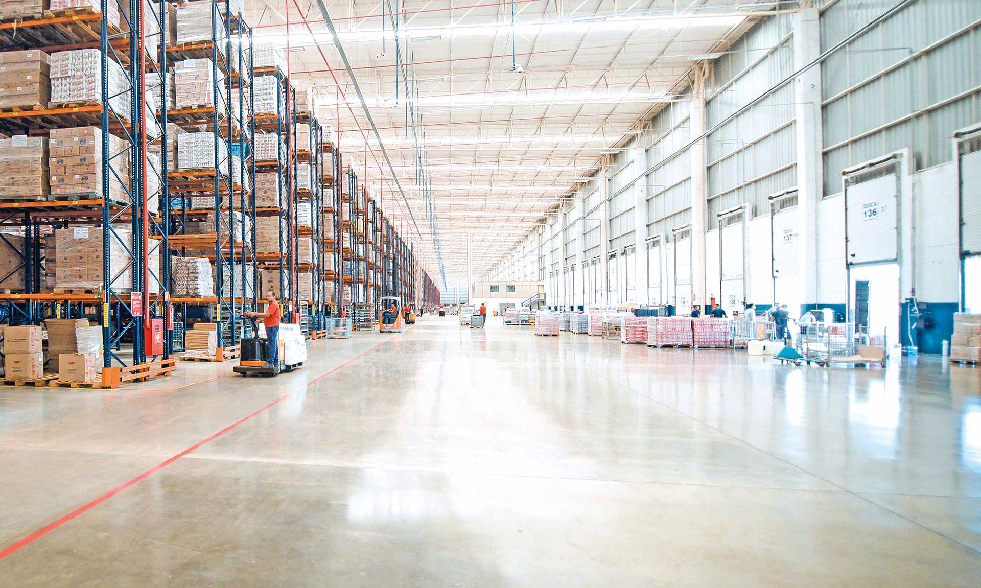 Dock to Stock : l'efficacité commence sur le quai de l'entrepôt Dock to Stock : l'efficacité commence sur le quai de l'entrepôt