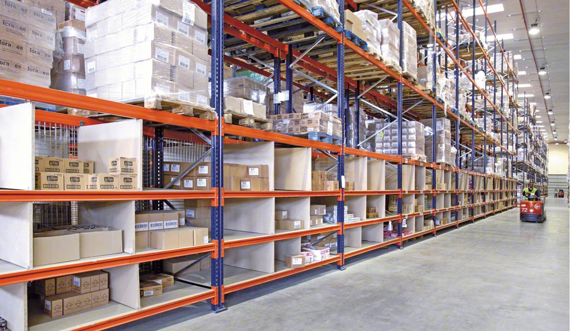 Dans un entrepôt douanier, les produits peuvent être stockés sans limitation de durée