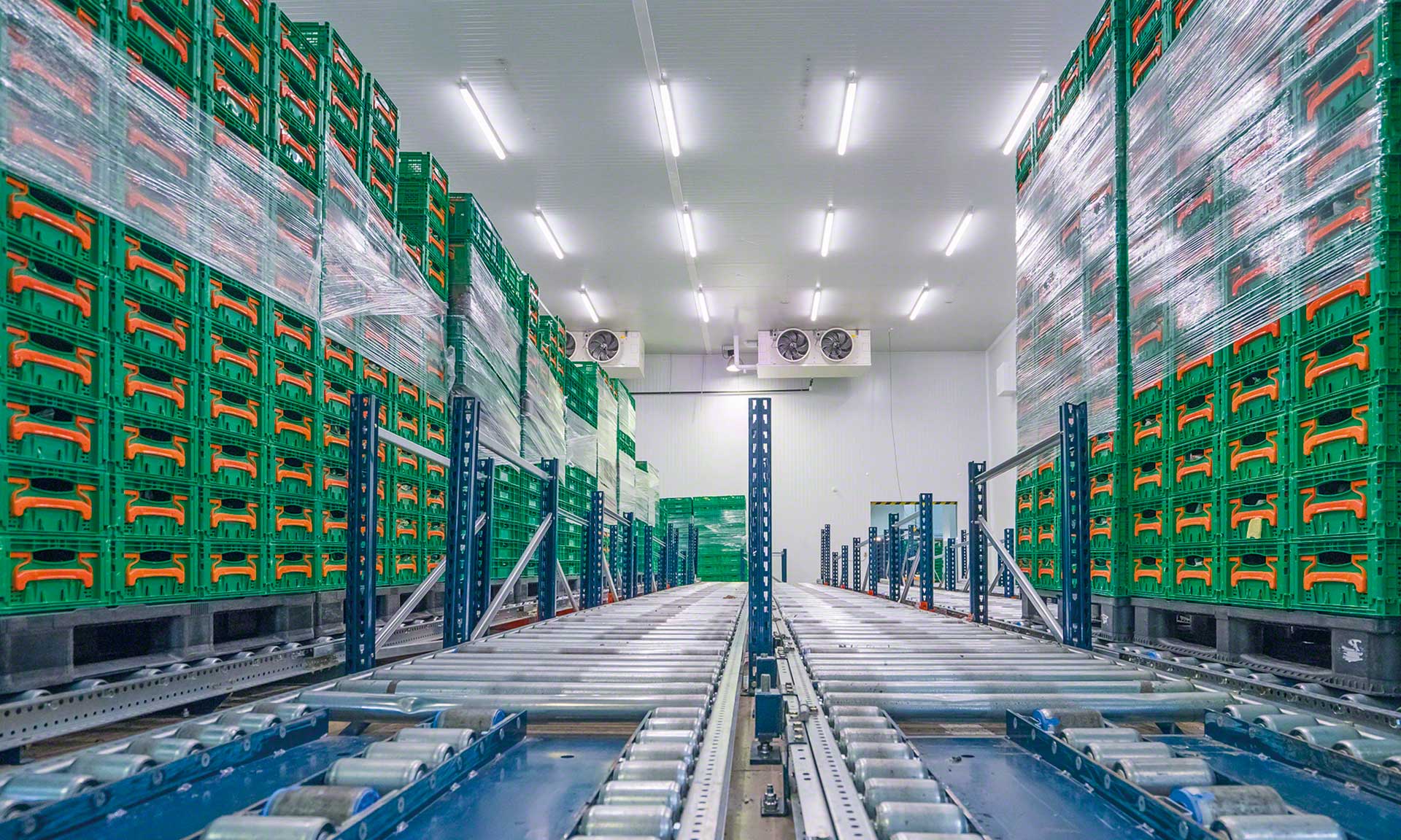 Les entrepôts à température contrôlée conservent les marchandises dans des conditions optimales Les entrepôts à température contrôlée conservent les marchandises dans des conditions optimales