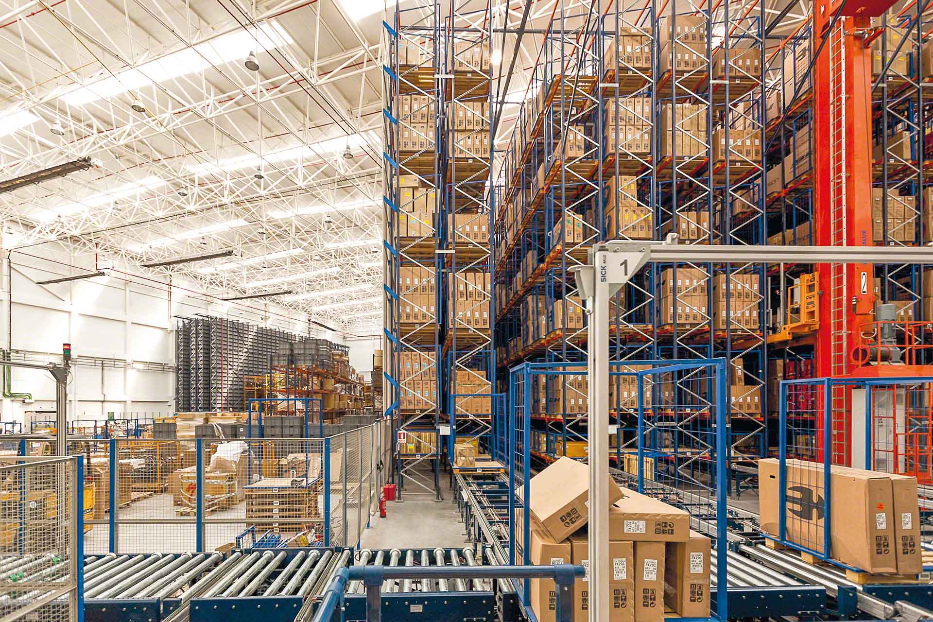 Les entrepôts automatisés sont un exemple de transformation digitale en logistique Les entrepôts automatisés sont un exemple de transformation digitale en logistique