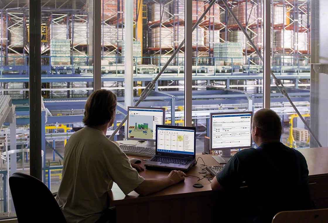 Équipe professionnelle en charge de l’implantation du logiciel WMS. Équipe professionnelle en charge de l’implantation du logiciel WMS.