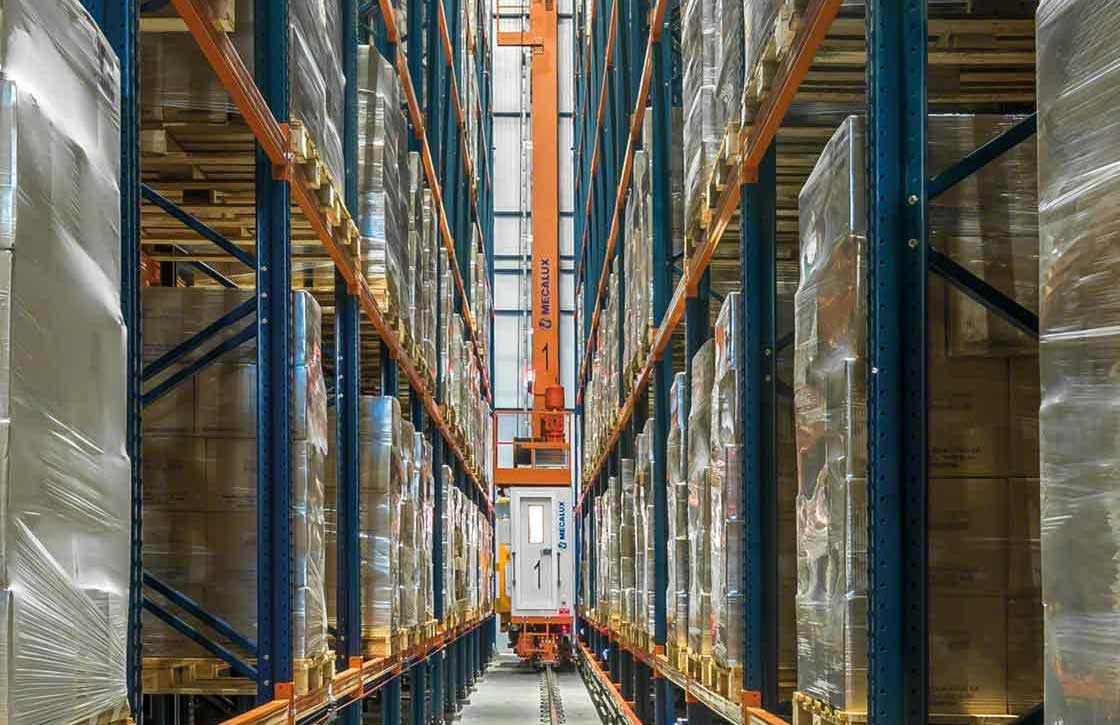 Utilisation du modèle Goods to Man pour le stockage des palettes d’un centre logistique. Utilisation du modèle Goods to Man pour le stockage des palettes d’un centre logistique.