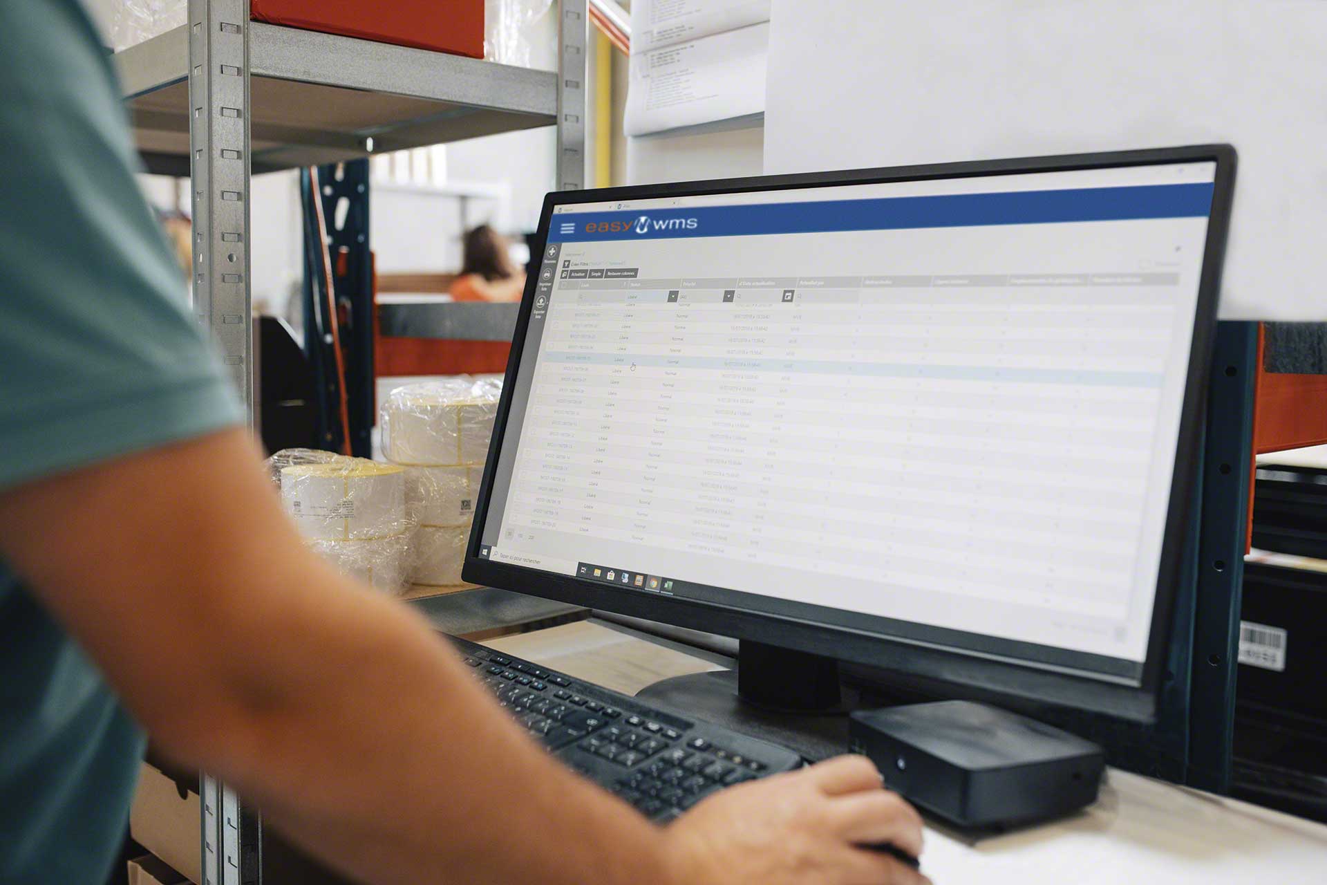 Le contrôle de KPIs en logistique permet d’améliorer les processus qui ont lieu dans l’entrepôt Le contrôle de KPIs en logistique permet d’améliorer les processus qui ont lieu dans l’entrepôt