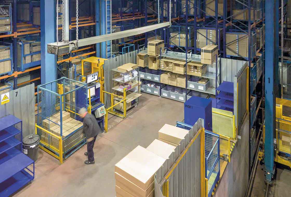 Avec le Lean logistics la zone de préparation de commandes doit être propre et rangée afin d’accélérer le travail. Avec le Lean logistics la zone de préparation de commandes doit être propre et rangée afin d’accélérer le travail.