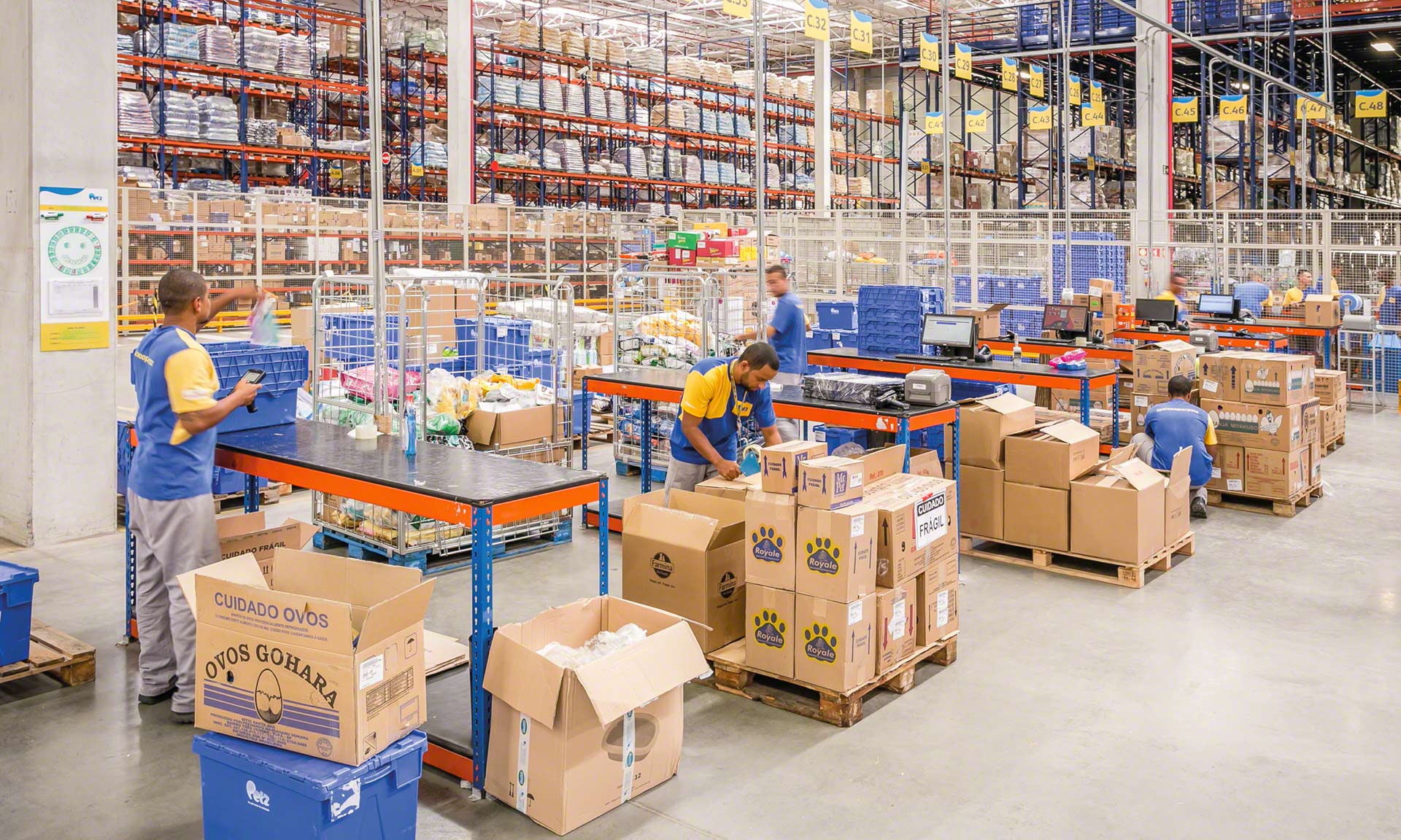 La logistique élastique est la capacité à modifier ses coûts d'exploitation pour s'adapter aux variations de la demande La logistique élastique est la capacité à modifier ses coûts d'exploitation pour s'adapter aux variations de la demande