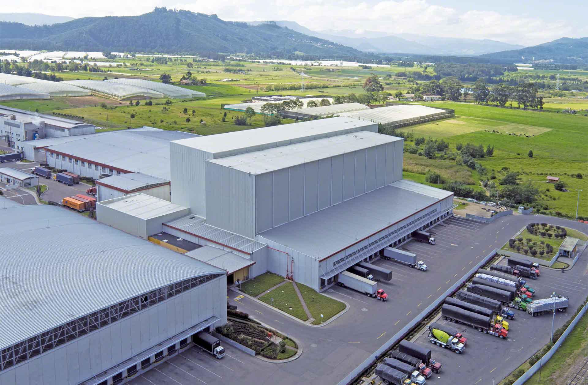 La logistique d'entreposage est la discipline qui optimise le fonctionnement des installations de stockage La logistique d'entreposage est la discipline qui optimise le fonctionnement des installations de stockage