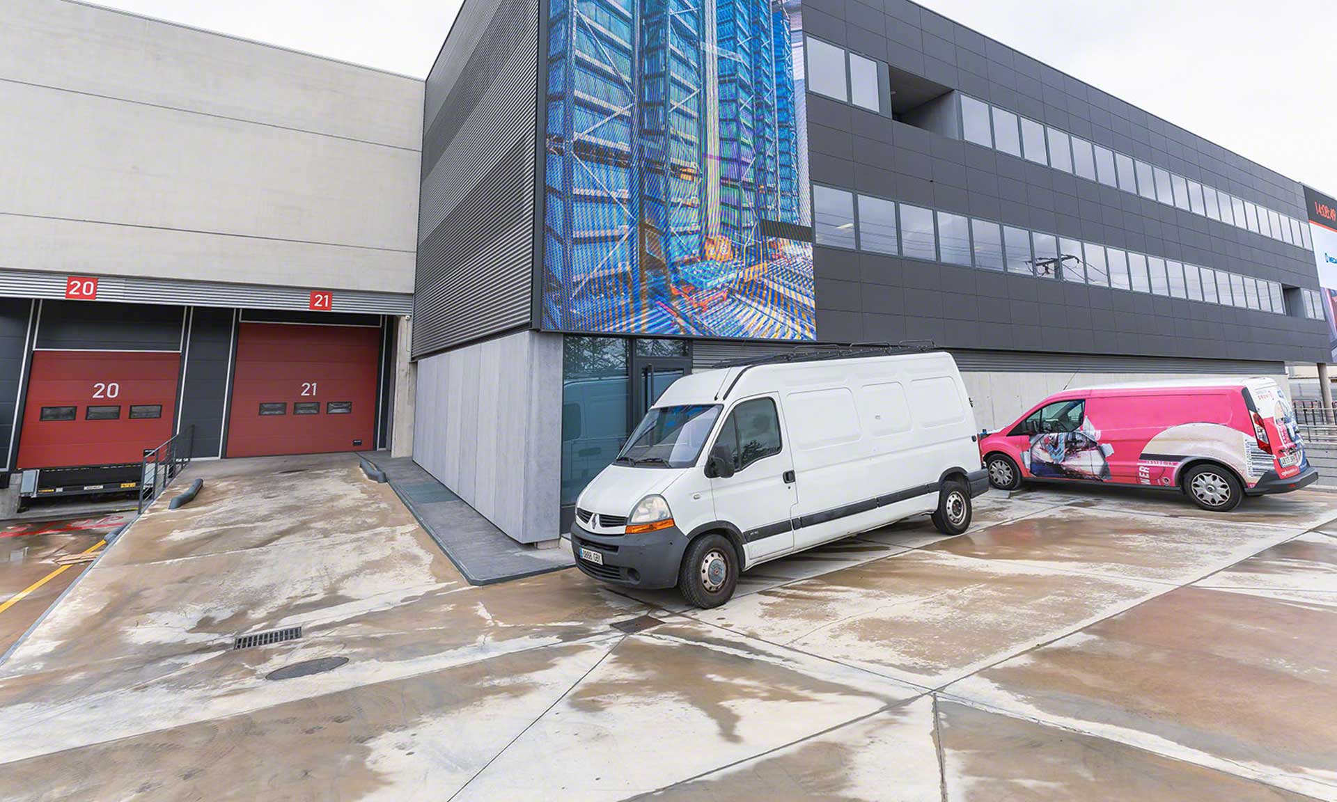 La logistique urbaine englobe tous les déplacements liés à l'approvisionnement en marchandises dans les villes La logistique urbaine englobe tous les déplacements liés à l'approvisionnement en marchandises dans les villes