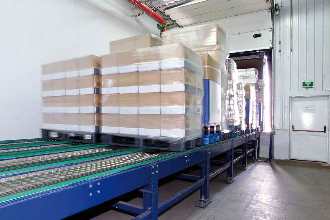 Les plateformes de chargement automatisé permettent d’accélérer le processus d’expédition de marchandises. Les plateformes de chargement automatisé permettent d’accélérer le processus d’expédition de marchandises.
