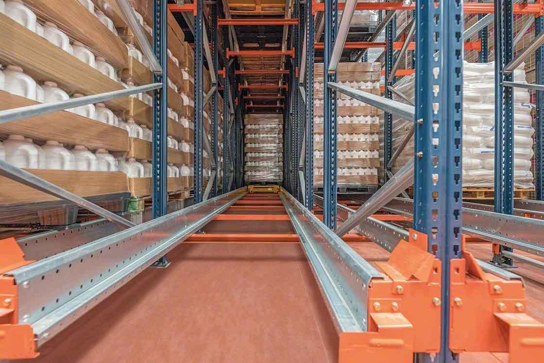 La profondeur des canaux diffère selon le type de solution de stockage par accumulation. La profondeur des canaux diffère selon le type de solution de stockage par accumulation.