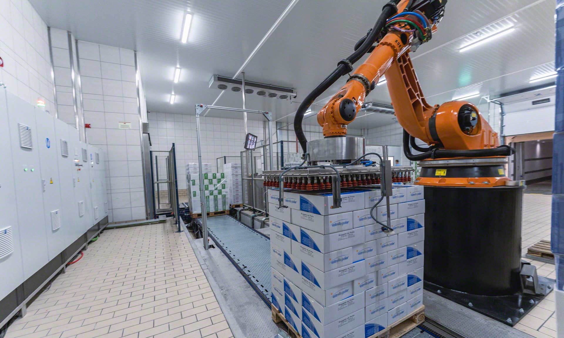 Le robot d'entrepôt apporte rapidité et efficacité aux tâches de stockage et de préparation de commandes
