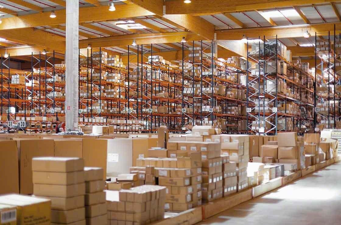 La définition du SKU doit tenir compte des caractéristiques du stock de l’entreprise. La définition du SKU doit tenir compte des caractéristiques du stock de l’entreprise.