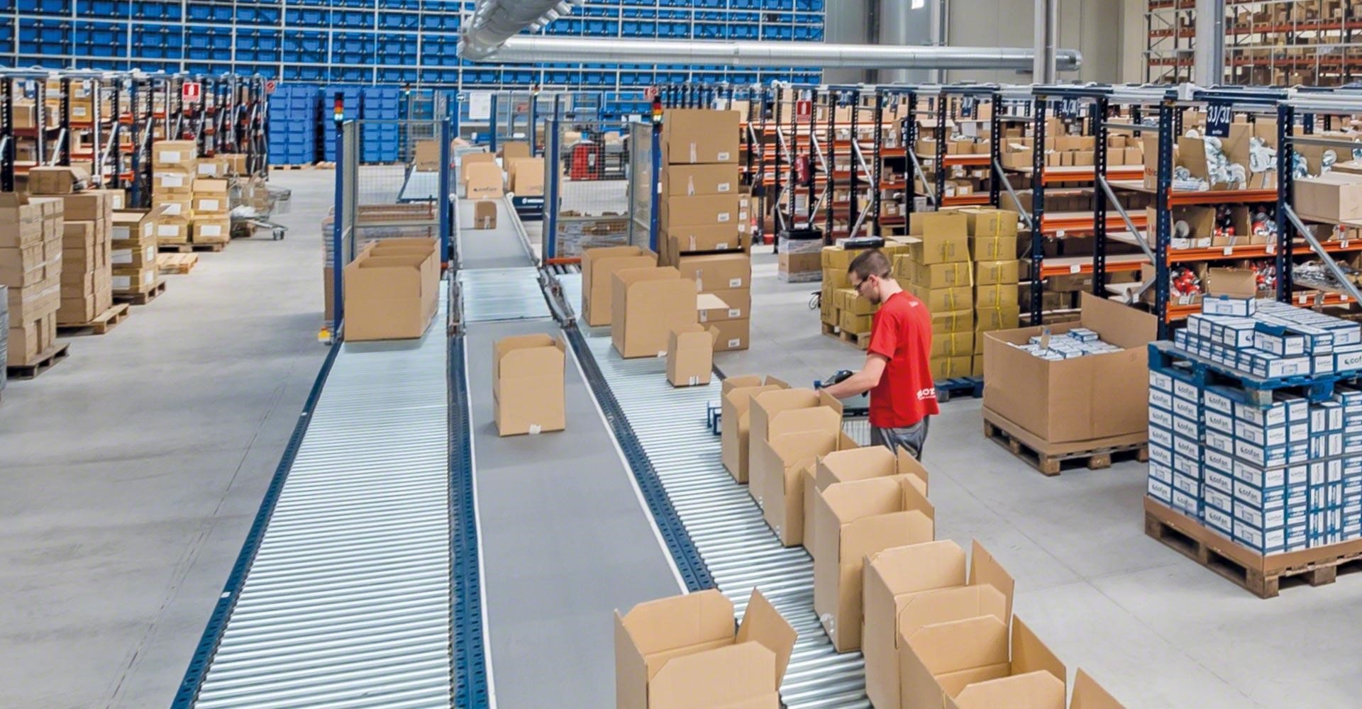 Traitement des commandes logistiques dans un entrepôt Traitement des commandes logistiques dans un entrepôt