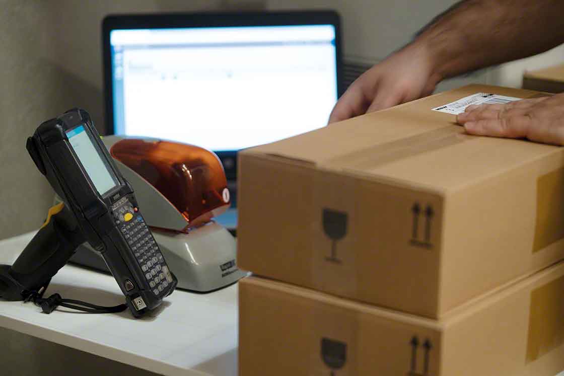 Le WMS intègre une énorme quantité d’informations cruciales à la gestion de la logistique interne d’une entreprise. Le WMS intègre une énorme quantité d’informations cruciales à la gestion de la logistique interne d’une entreprise.