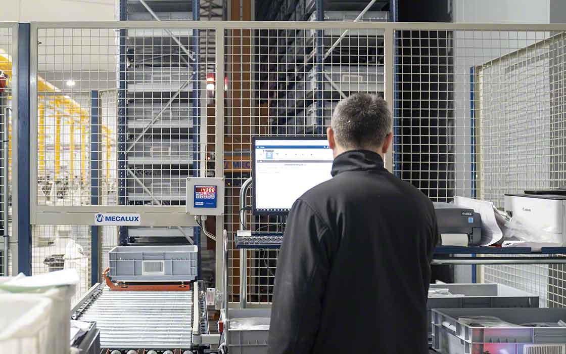 Le WMS s'intègre au système MES pour optimiser la gestion du stock Le WMS s'intègre au système MES pour optimiser la gestion du stock