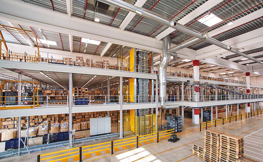 Rayonnages de picking pour les produits de petite taille de Decathlon en Italie