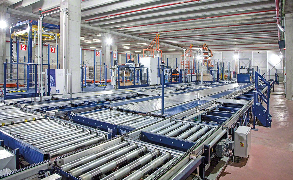 Entrepôt automatisé de vaisselles jetables Nupik International à Barcelone