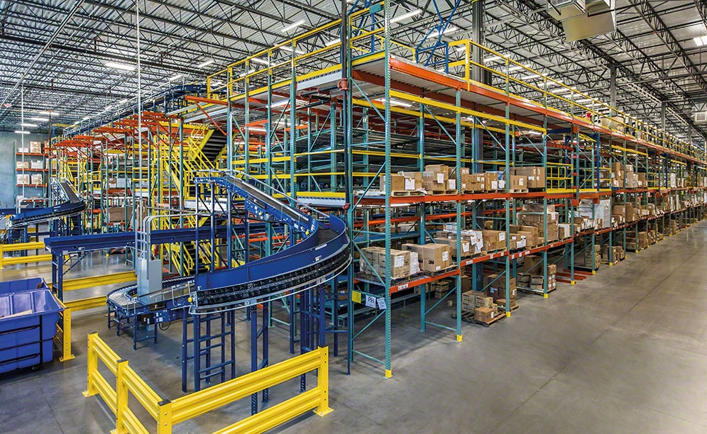L'entrepôt pour picking de produits dentaires Benco Dental L'entrepôt pour picking de produits dentaires Benco Dental