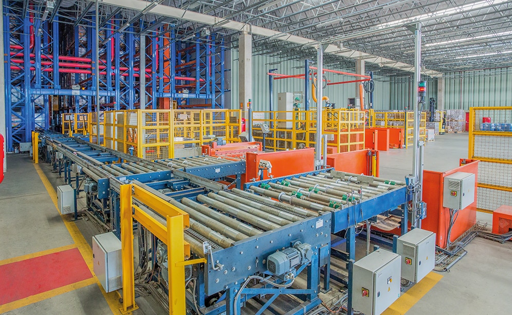Le nouvel entrepôt autoportant de BASF a une capacité de plus de 8 160 palettes