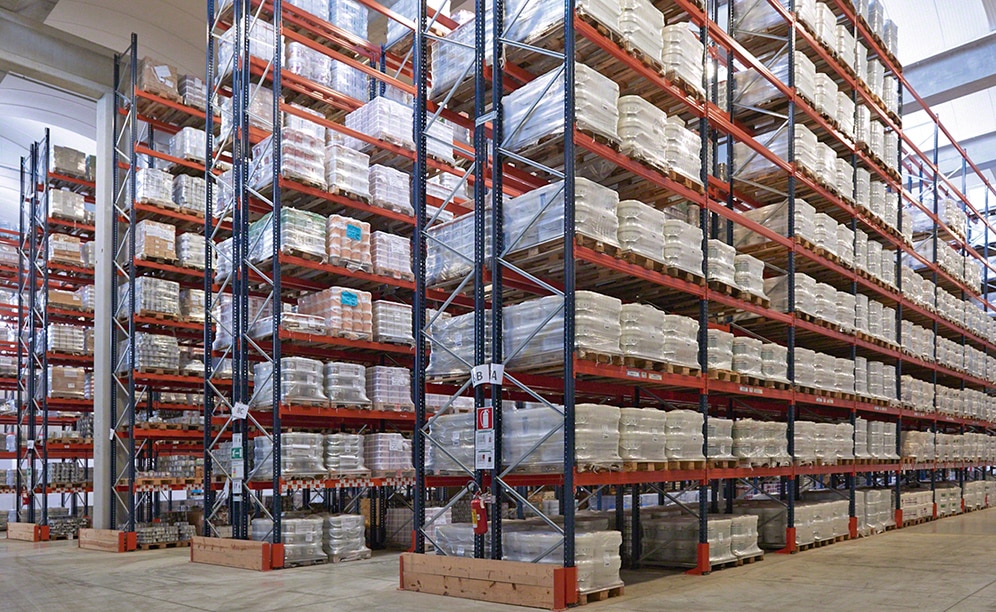 L'accès direct à la marchandise facilite les opérations de stockage et d’extraction pour préparer les commandes