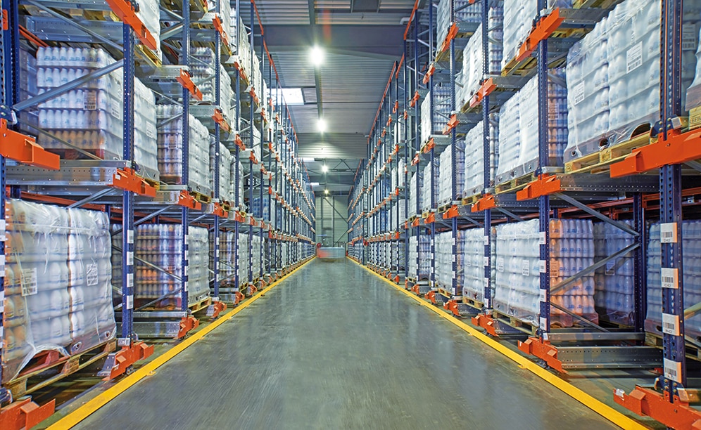 L’entrepôt de SLVA peut stocker un total de 7 424 palettes sur une surface de 2 829 m²