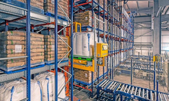 British Sugar réaffirme son engagement envers l’innovation avec un entrepôt automatisé à Wissington British Sugar réaffirme son engagement envers l’innovation avec un entrepôt automatisé à Wissington