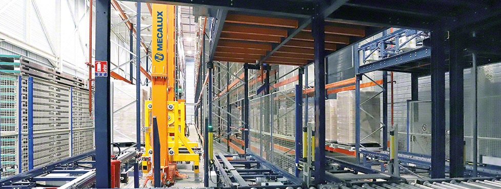L'entrepôt automatisé de Steris destiné à la stérilisation des produits L'entrepôt automatisé de Steris destiné à la stérilisation des produits