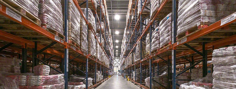 Produits de grande consommation dans le nouvel entrepôt de César Iglesias Produits de grande consommation dans le nouvel entrepôt de César Iglesias