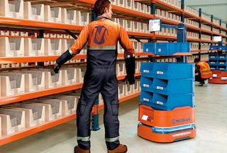 Le robot mobile autonome est parfait pour le picking de type person-to-goods