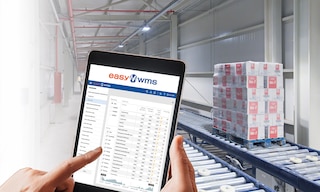 Le contrôle de la traçabilité implique le suivi des étapes qui traversent les marchandises avant leur livraison au client Le contrôle de la traçabilité implique le suivi des étapes qui traversent les marchandises avant leur livraison au client