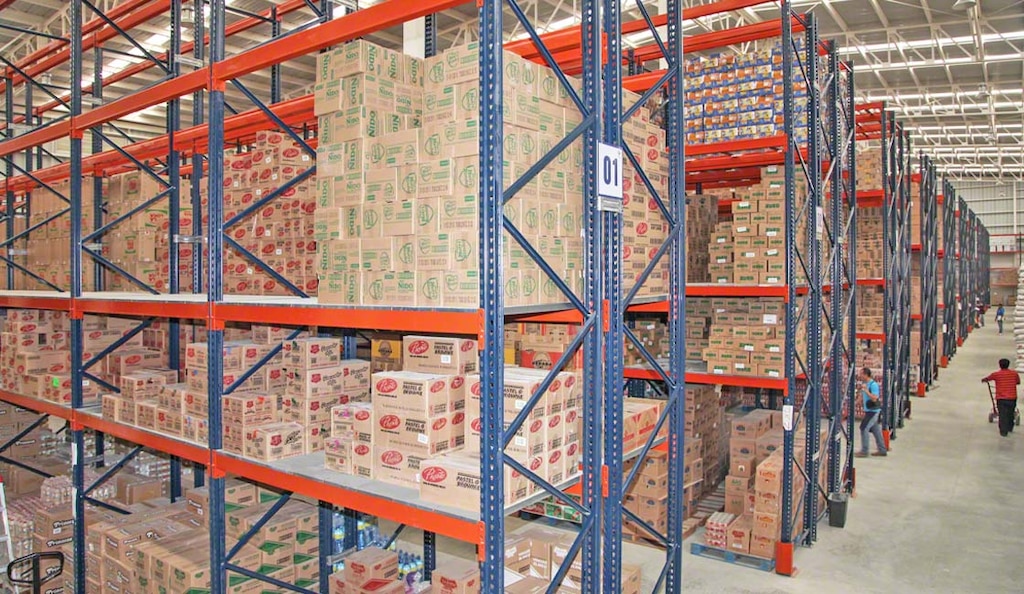 Les denrées périssables d’Abarrotes La Y Griega sont stockés sur des rack à palette