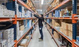 L’inventaire de l’entrepôt répertorie les marchandises stockées dans une installation