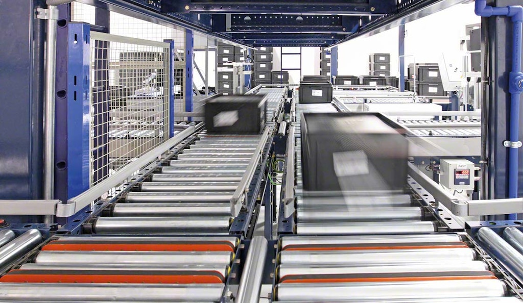 L’automatisation logistique permet la production ’just-in-time’ en garantissant la livraison ponctuelle de chaque composant