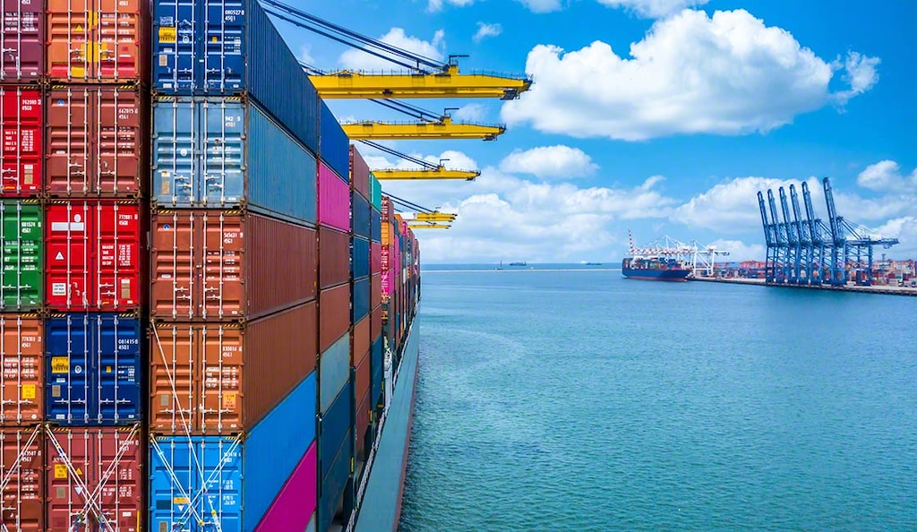 Les distances, les modes de transport et la gestion des documents sont quelques-unes des différences entre la logistique internationale et la logistique nationale