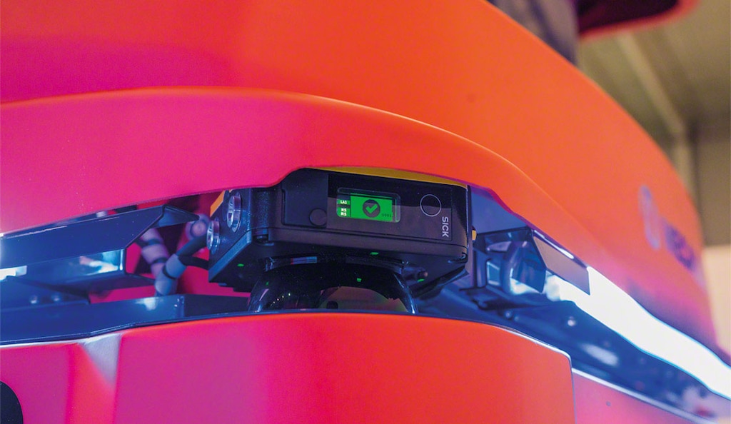 La navigation SLAM est essentielle pour les véhicules autonomes tels que les AMR opérant en entrepôt