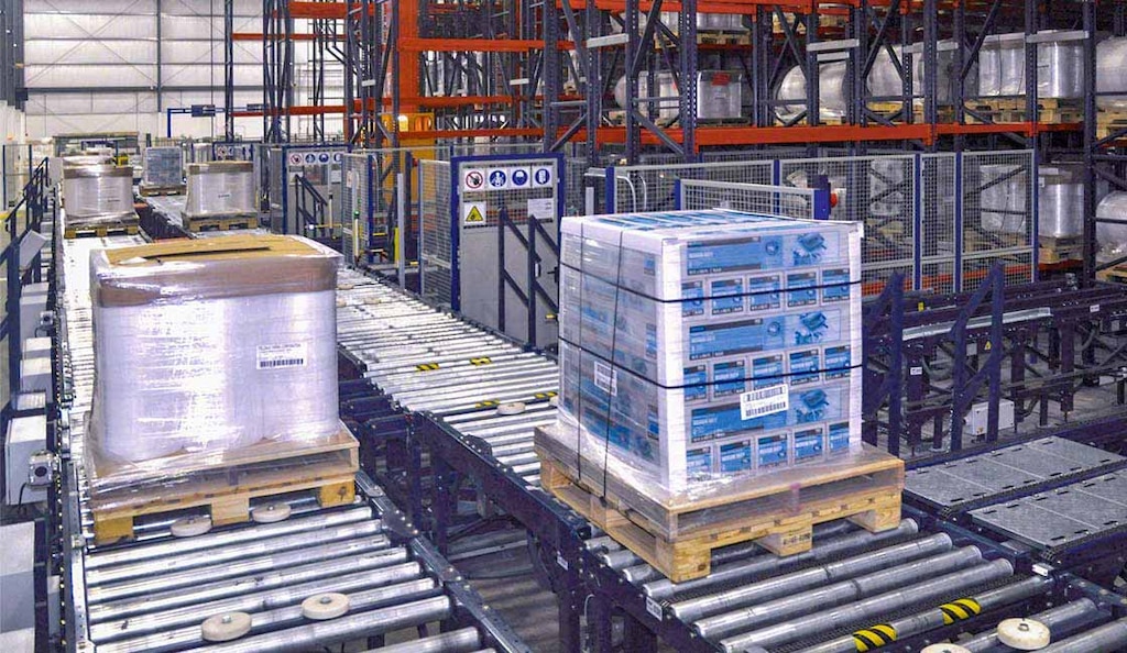 Les palettes esclaves offrent un support plus robuste et compatible avec les équipements de manutention automatisés