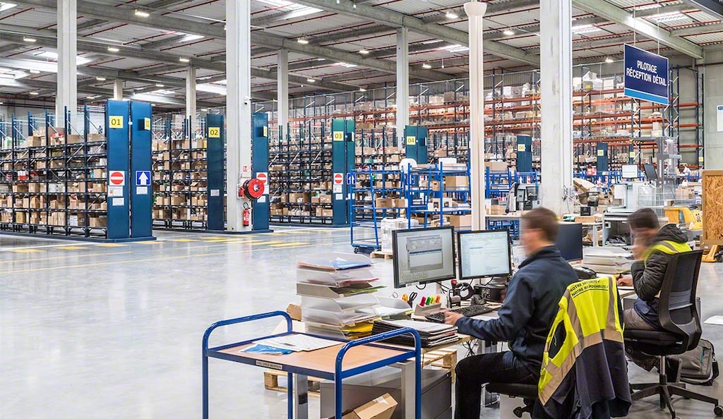 Une plateforme logistique est une zone délimitée où travaillent plusieurs opérateurs