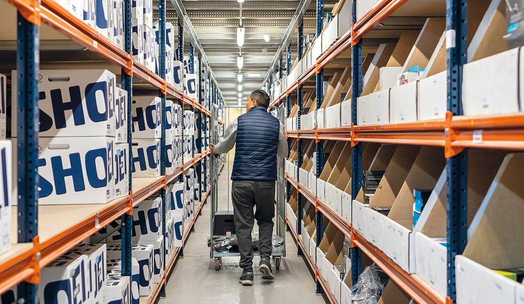 Motocard a optimisé la préparation des commandes avec le logiciel Easy WMS