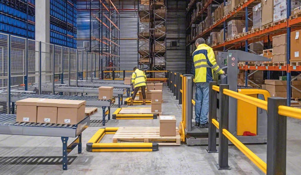 Les stratégies de distribution visent à livrer efficacement les marchandises au client final