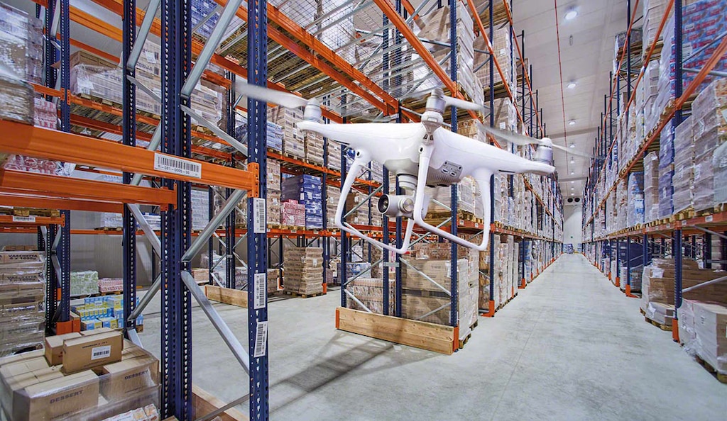 Les drones s’envolent dans le secteur de la logistique en tant que robots d’entrepôt performants