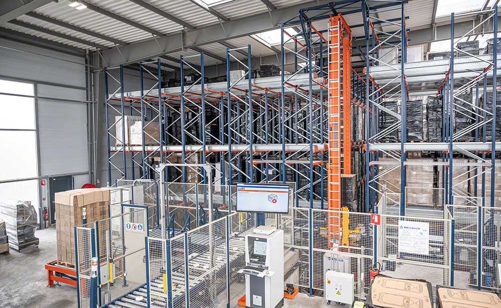 L'entrepôt automatique de Verlhac Logistique peut stocker jusqu'à 2 240 palettes