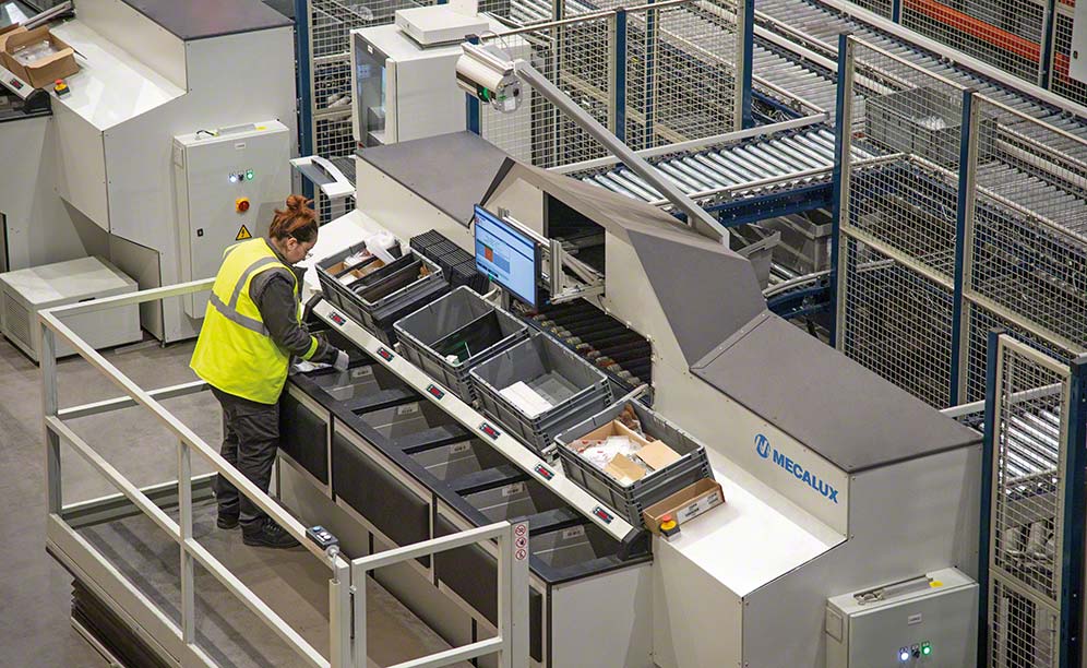 Stations de picking haute performance dans l'entrepôt de Manitou Group Stations de picking haute performance dans l'entrepôt de Manitou Group