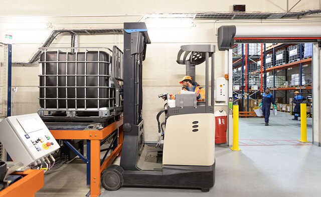Nippon Paint a installé un entrepôt automatisé dans son site logistique français