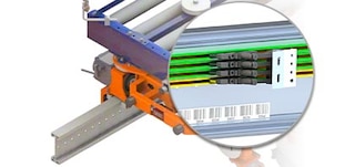 Les rails de sol sont posés sur la surface du local