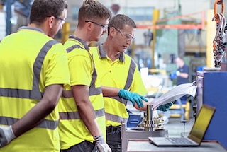 Mecalux propose des formations pour préparer le personnel à l’utilisation et à la maintenance des systèmes