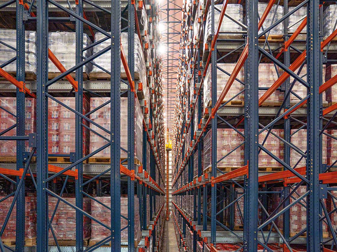 L’automatisation permet à Grupo Rica de traiter jusqu’à 120 palettes par heure