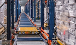 Clavo Food double sa capacité et réduit ses délais avec le Pallet Shuttle Automatique 3D