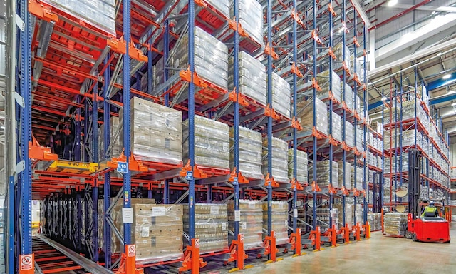 Edible Oils Limited installe le Pallet Shuttle semi-automatique dans son entrepôt d’huile conditionnée