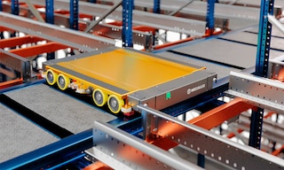 La navette 3D s’insère dans les canaux de stockage avec un maximum de stabilité